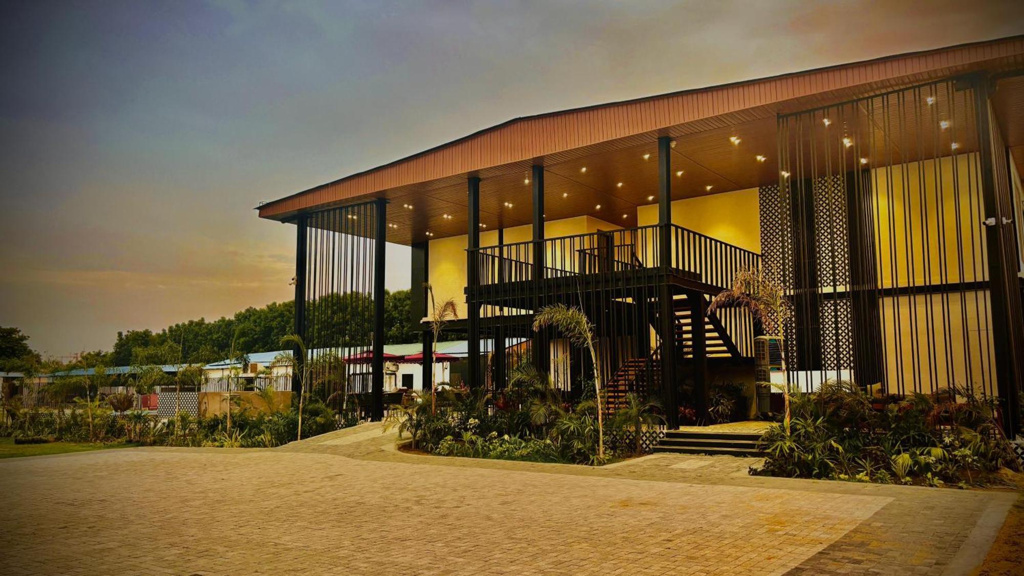 Vintclub Resort Lucknow Zewnętrze zdjęcie